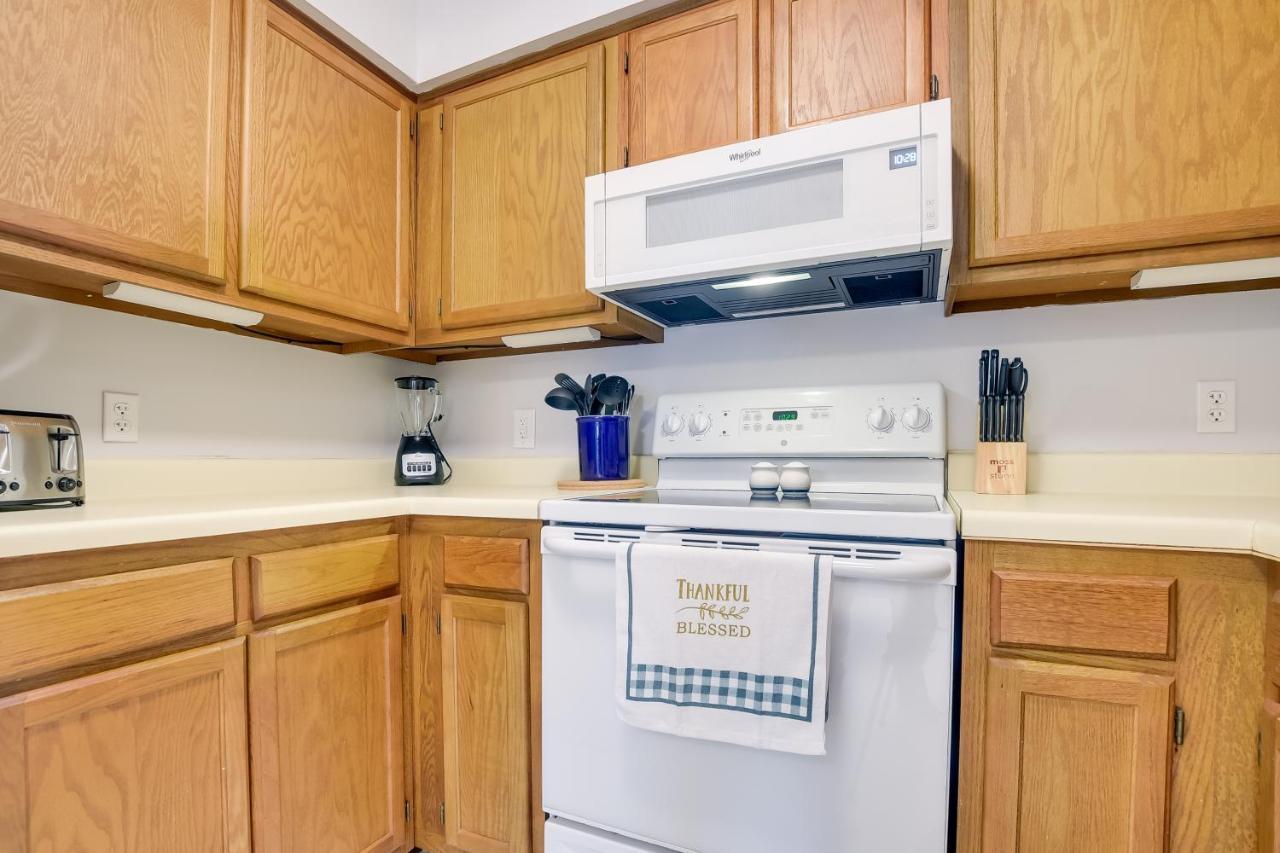 Sunny Condo - Private Ocean Isle Beach Access! Exterior photo