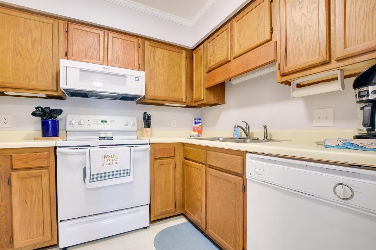 Sunny Condo - Private Ocean Isle Beach Access! Exterior photo